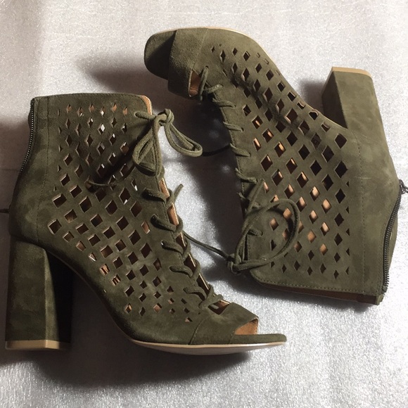 Steve Madden Shoes - Steve Madden Green Suedes Sandals 6.5 *